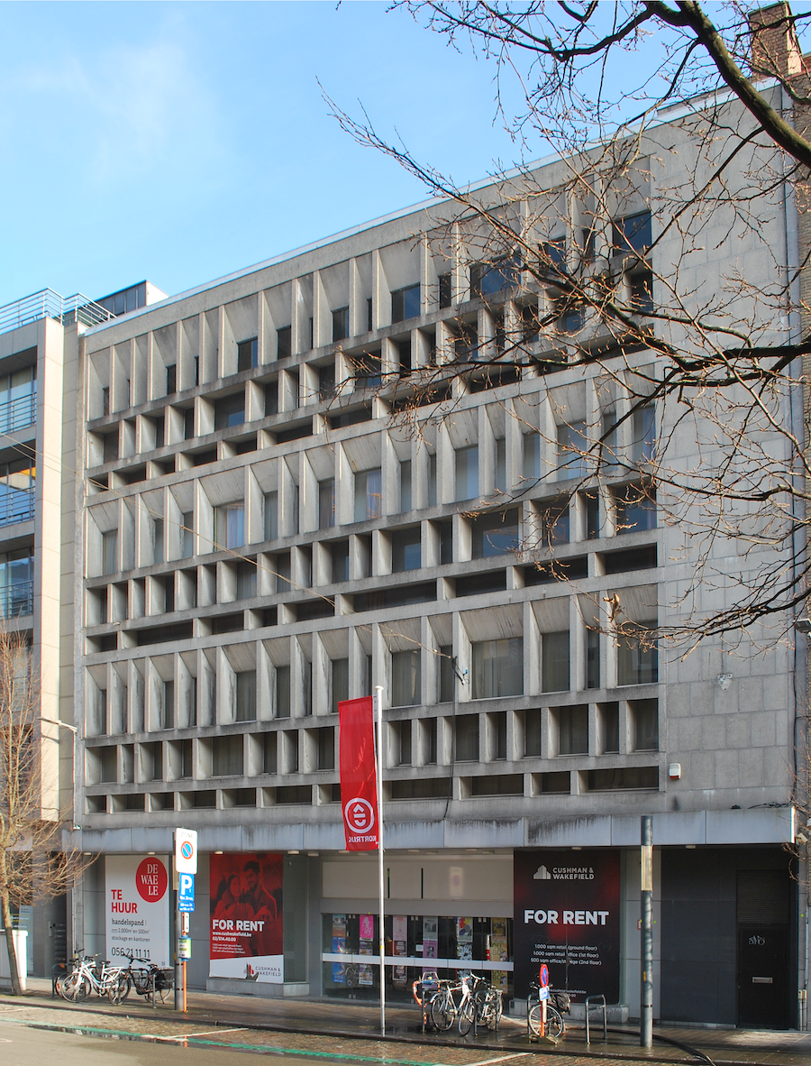 'DE STAD ADEMT'